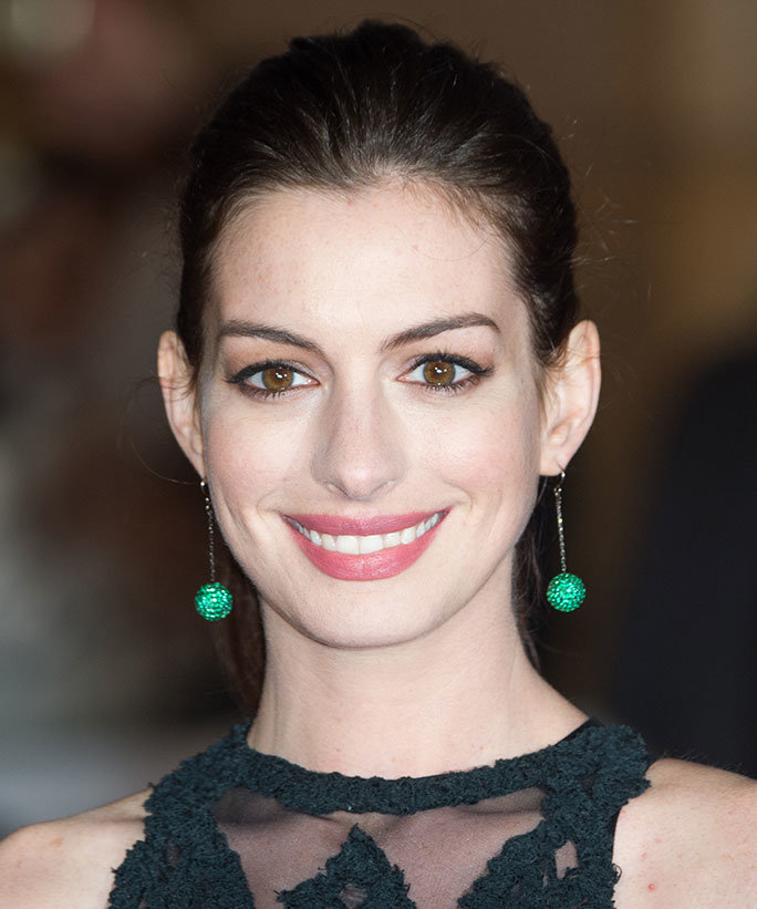 Nice Images Collection: Anne Hathaway Desktop Wallpapers