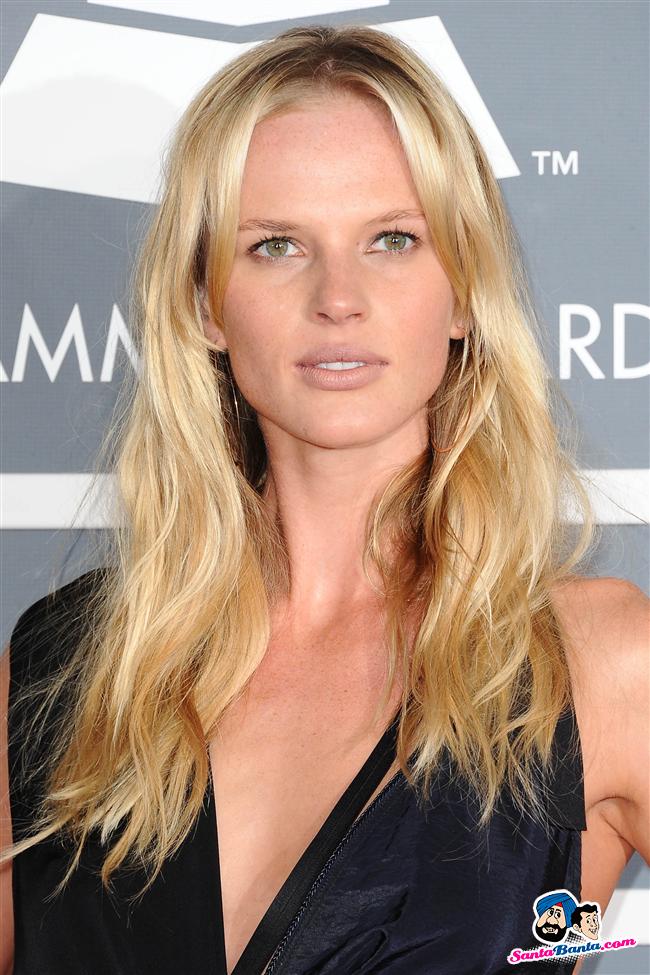 Anne Vyalitsyna Pics, Women Collection