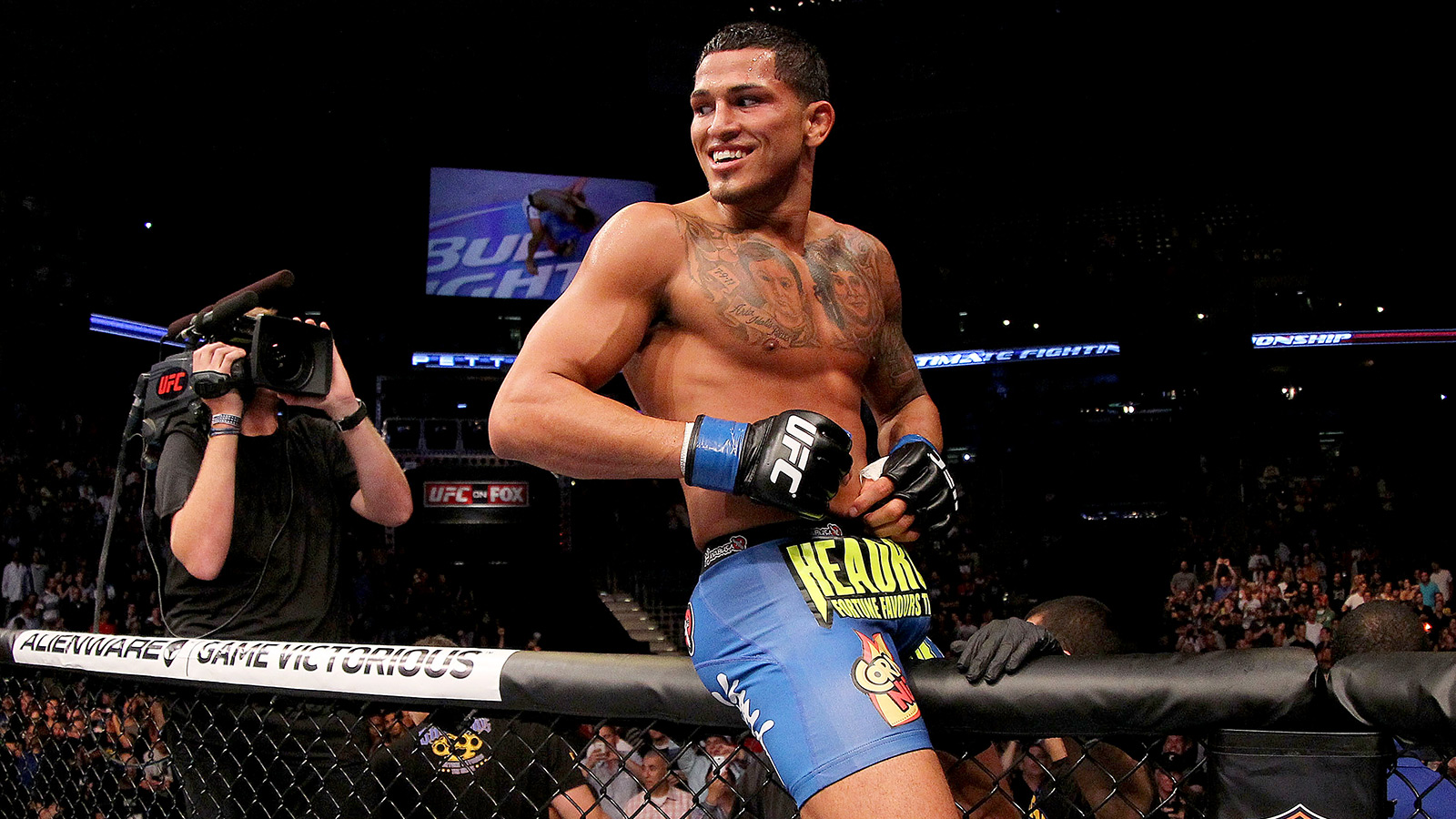 Amazing Anthony Pettis Pictures & Backgrounds