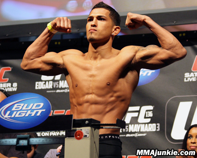 Images of Anthony Pettis | 400x322