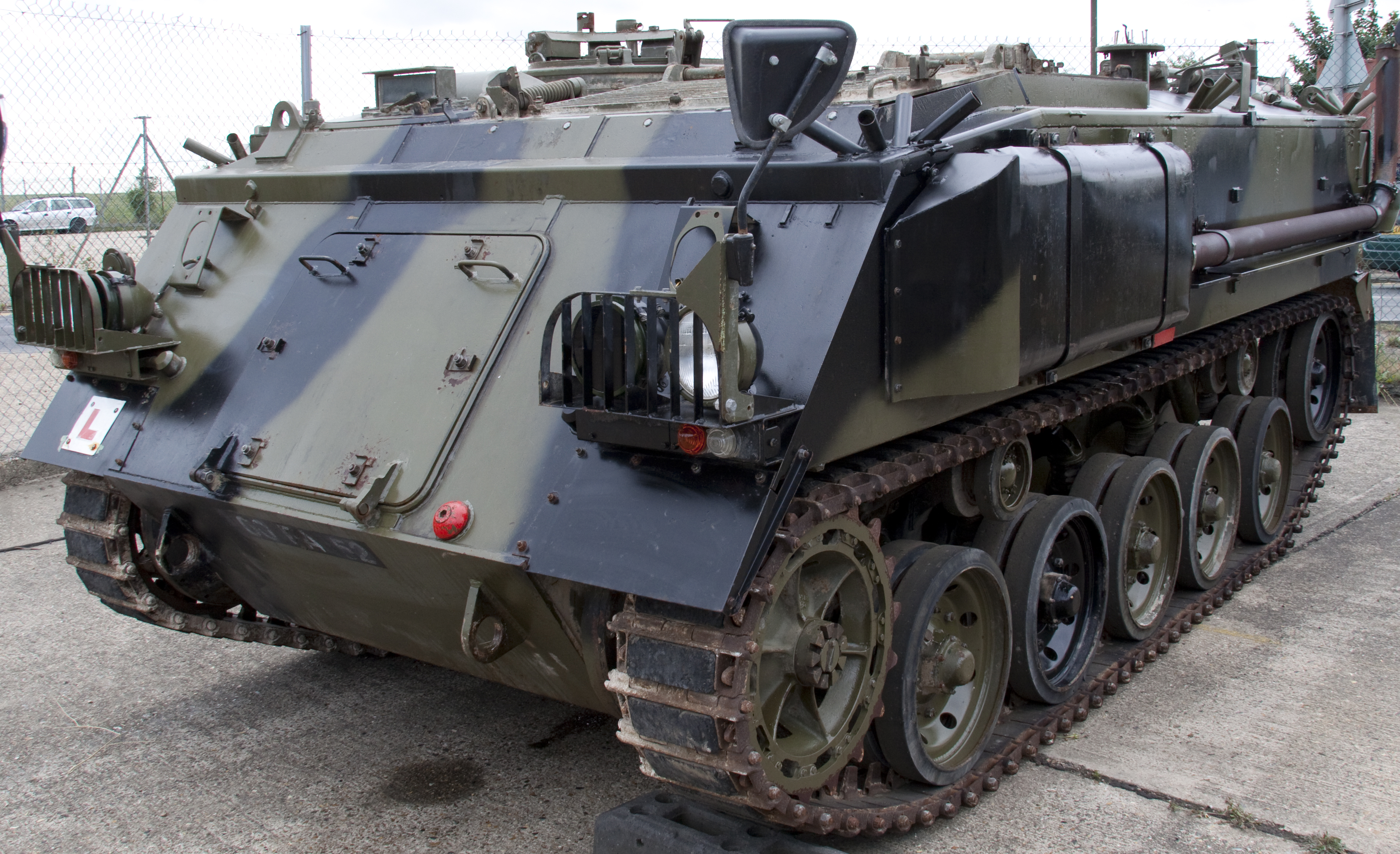 High Resolution Wallpaper | Armoured Personnel Carrier 3804x2322 px