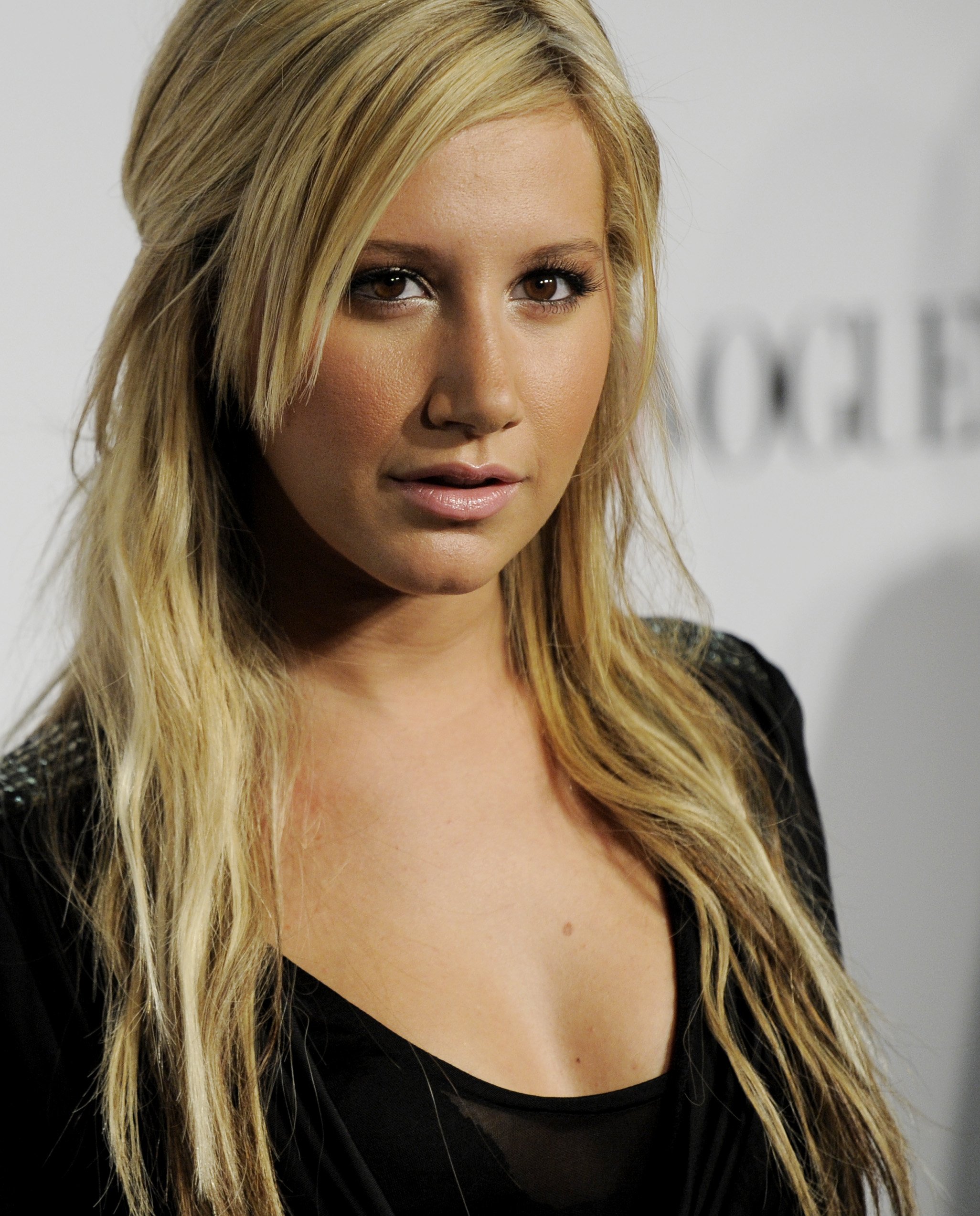 Celebrity Ashley Tisdale HD Wallpapers. 