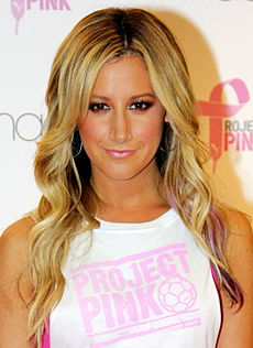 HQ Ashley Tisdale Wallpapers | File 18.34Kb