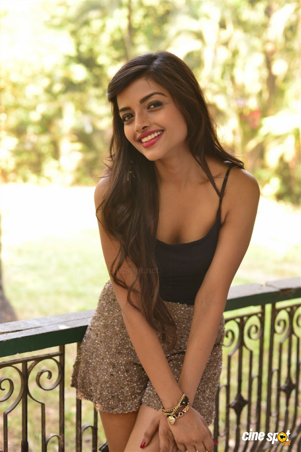 Ashna Zaveri #25