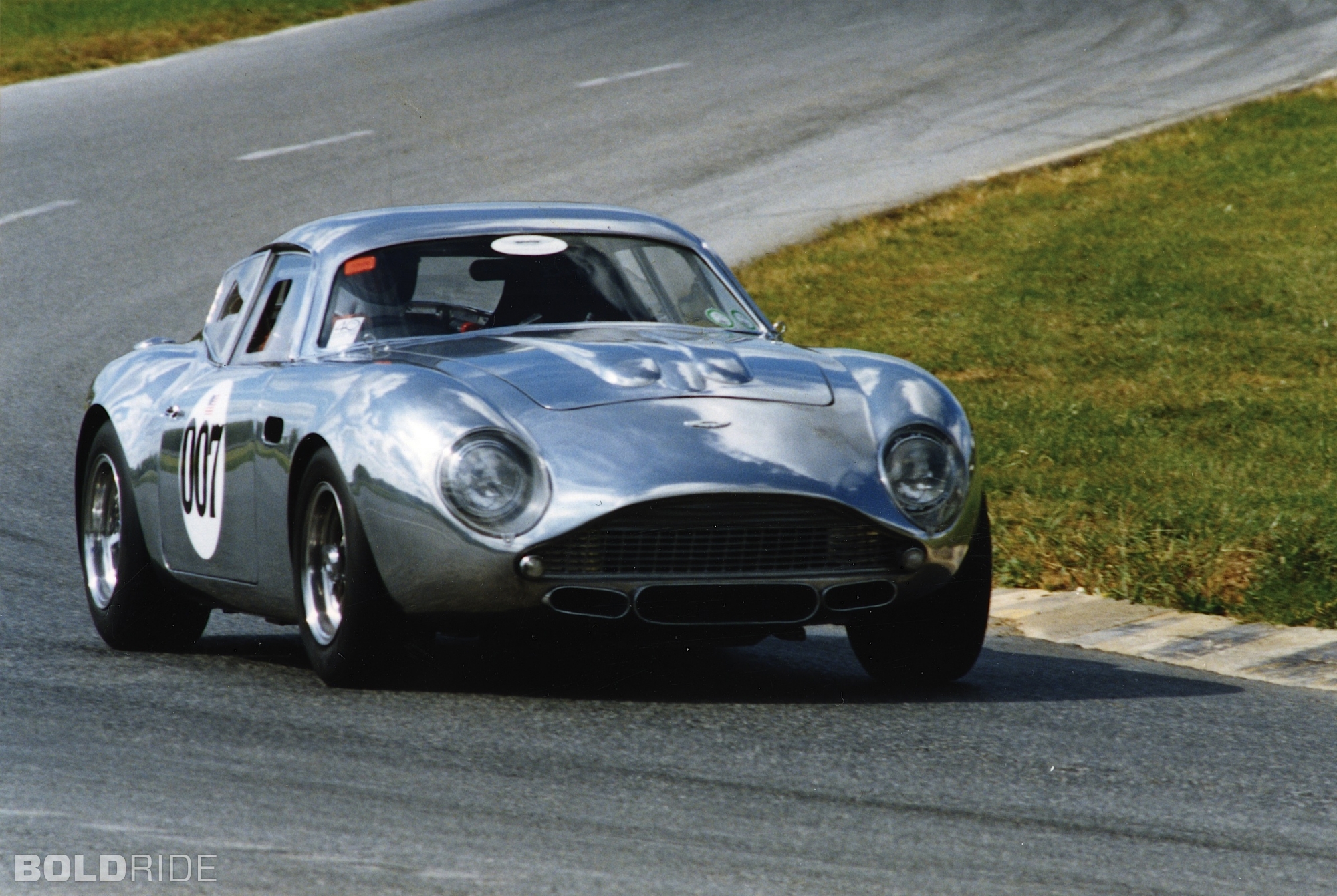 2000x1341 > Aston Martin DB4 GT Zagato Wallpapers