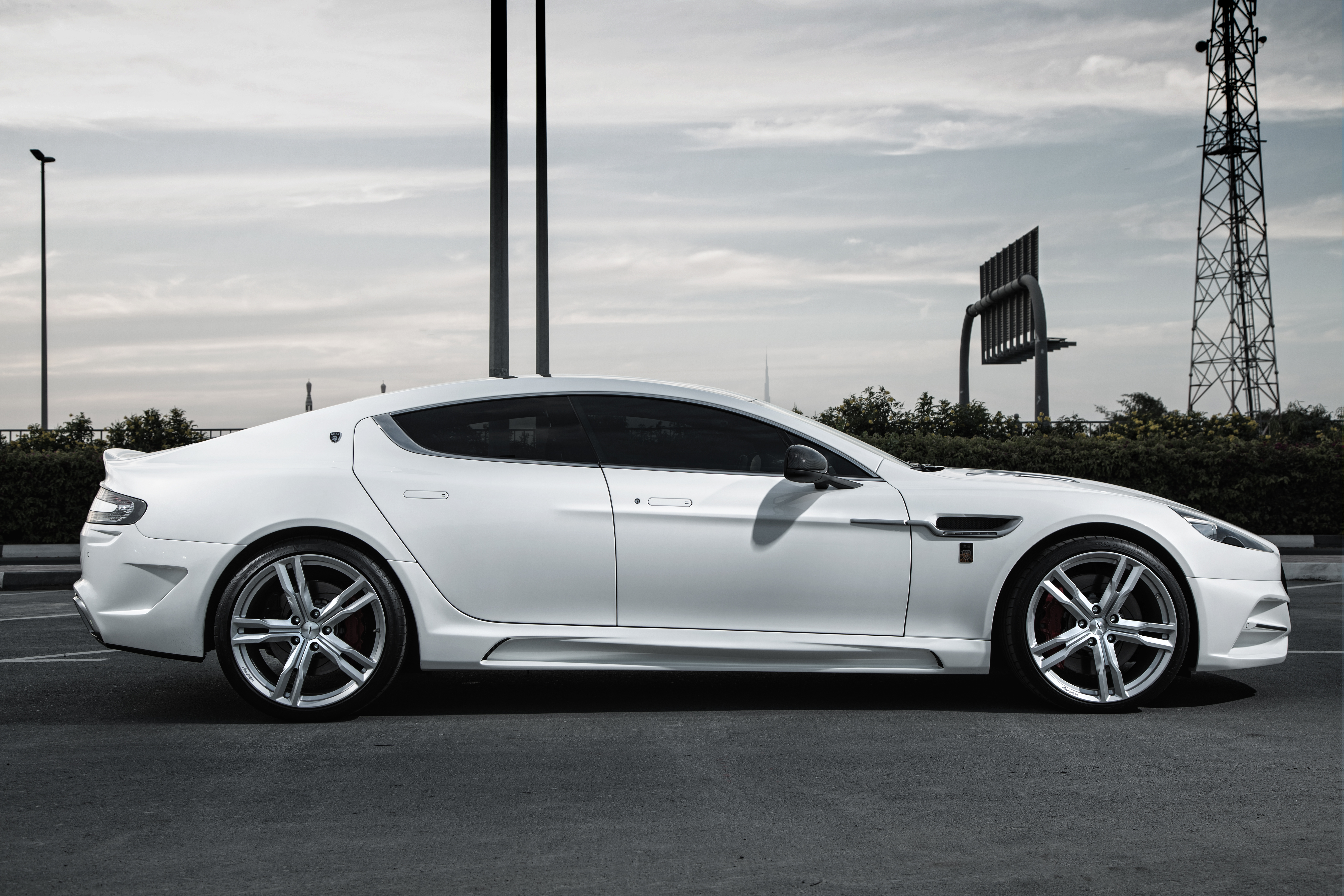 Images of Aston Martin Rapide | 5620x3748