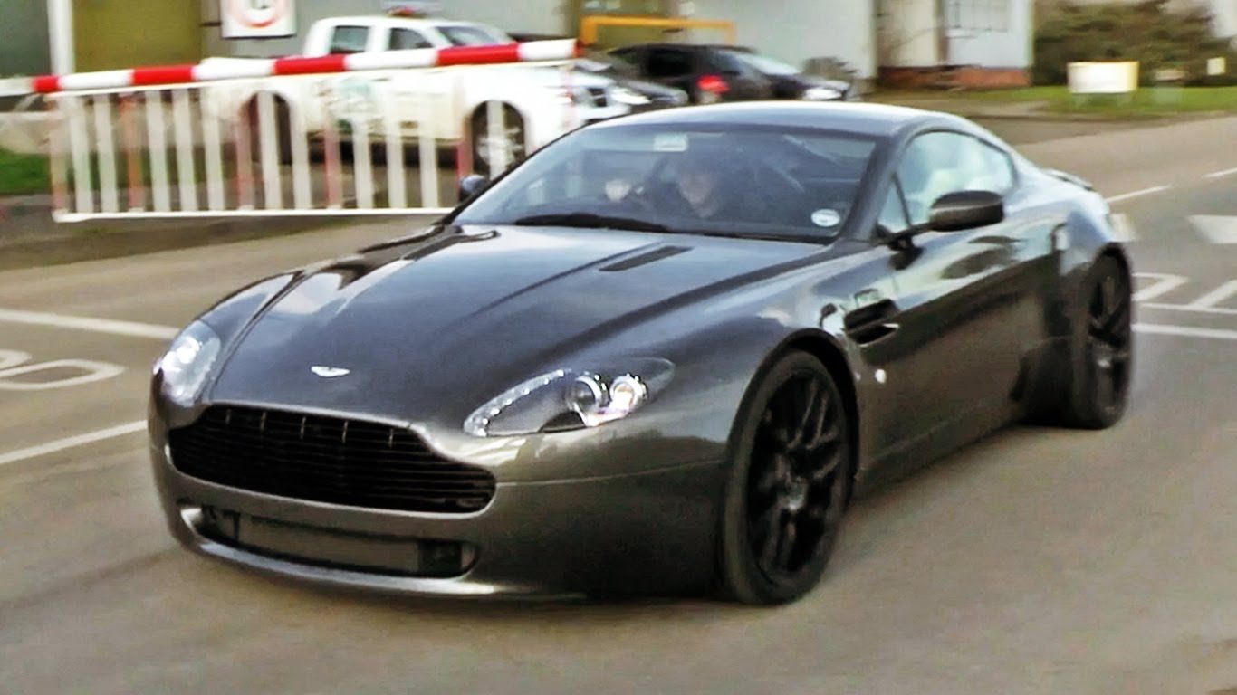 Images of Aston Martin V8 Vantage | 1366x768
