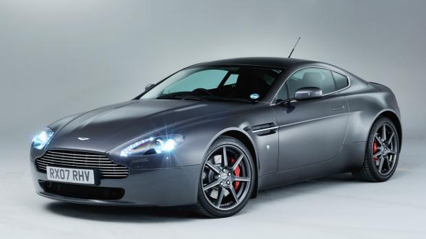 Amazing Aston Martin V8 Vantage Pictures & Backgrounds