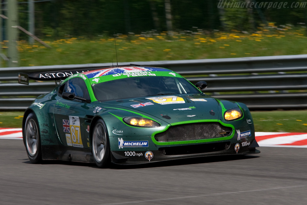 Aston Martin Vantage GT2 Backgrounds on Wallpapers Vista