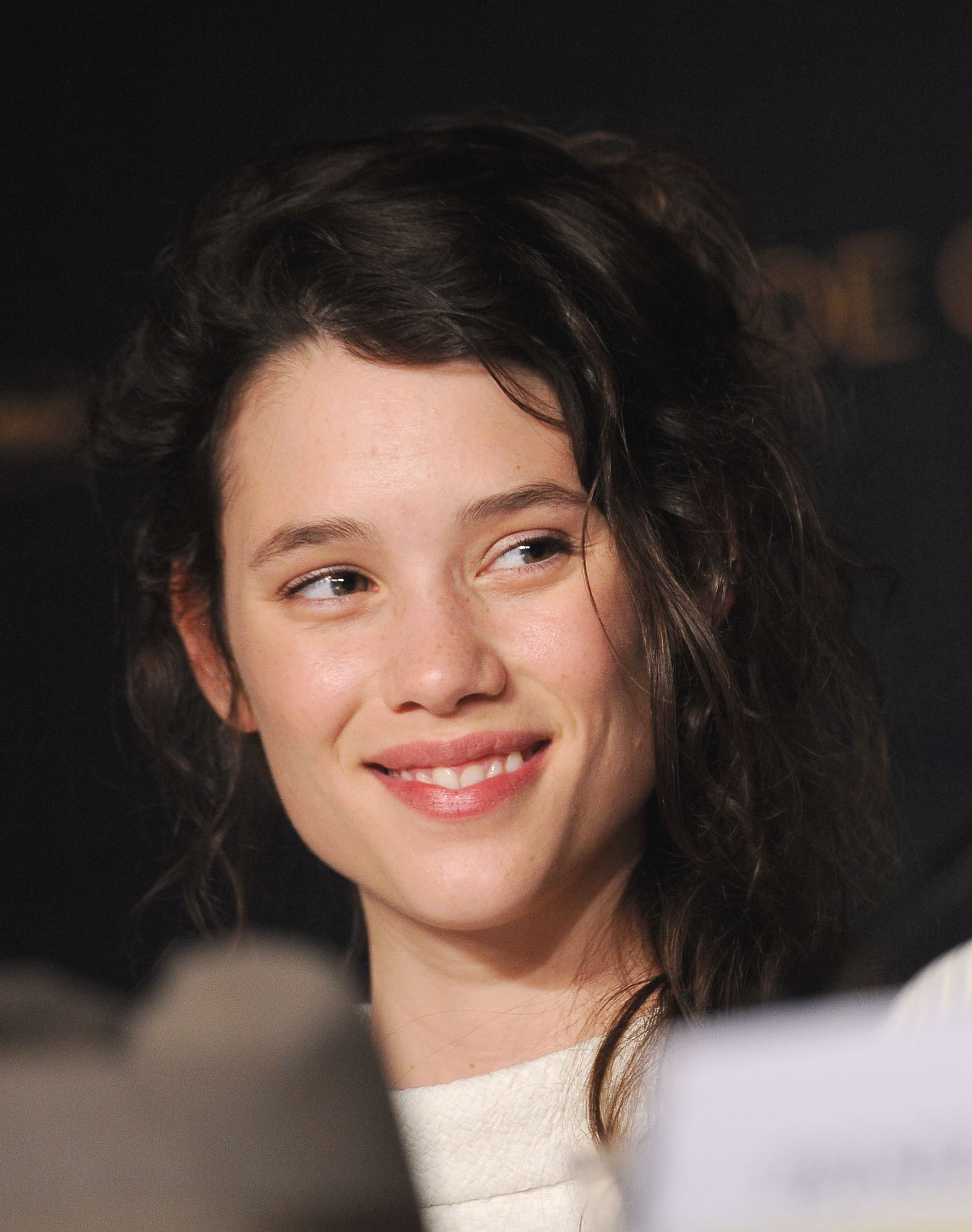 Astrid Bergès-Frisbey Backgrounds on Wallpapers Vista