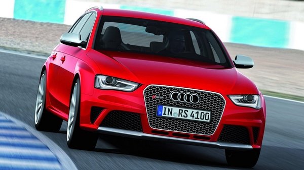 Amazing Audi RS4 Pictures & Backgrounds