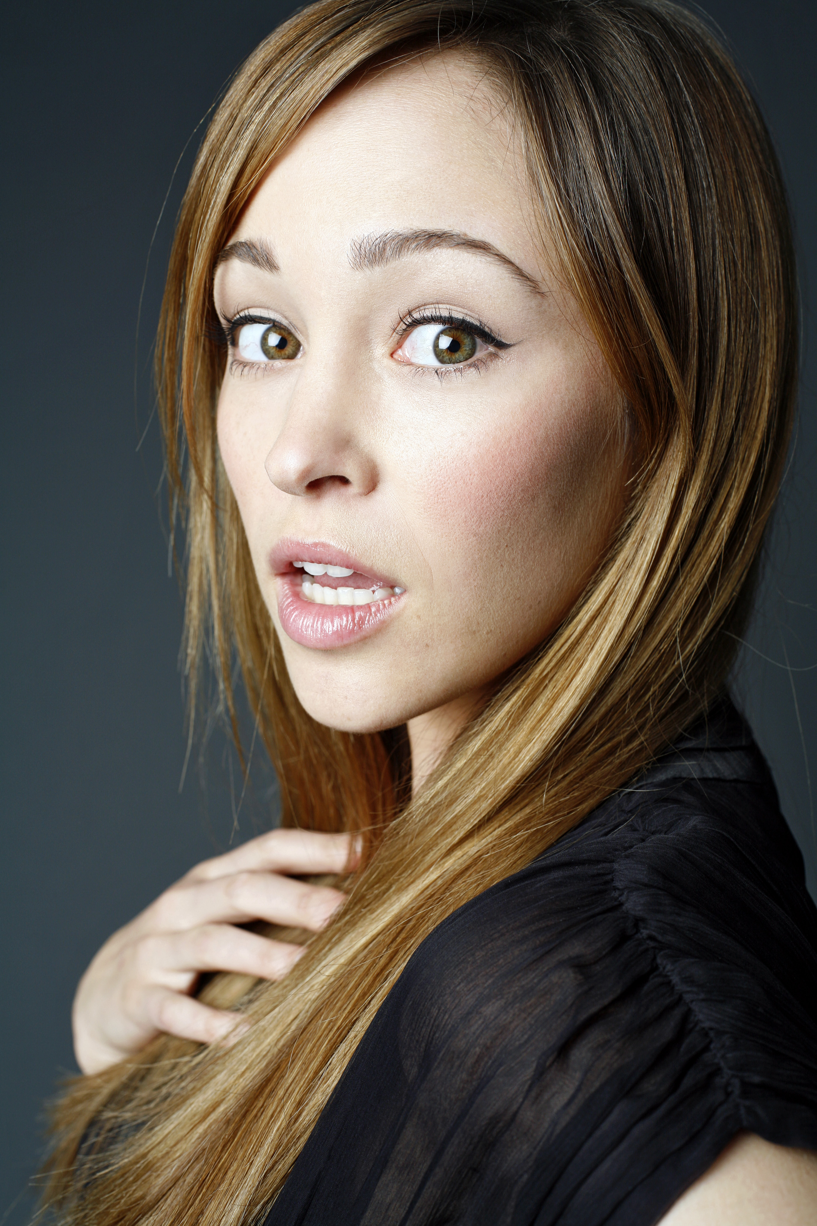 Autumn Reeser Pics, Celebrity Collection