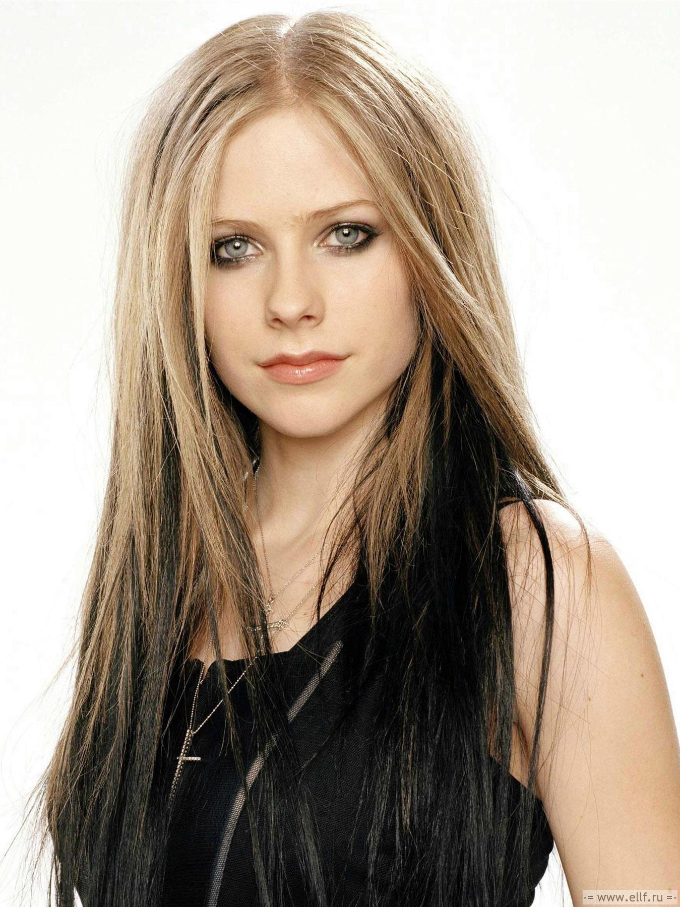 Nice Images Collection: Avril Lavigne Desktop Wallpapers