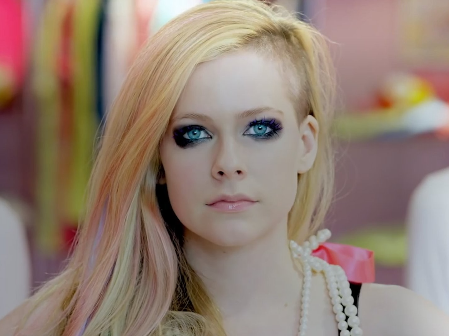 Avril Lavigne #18