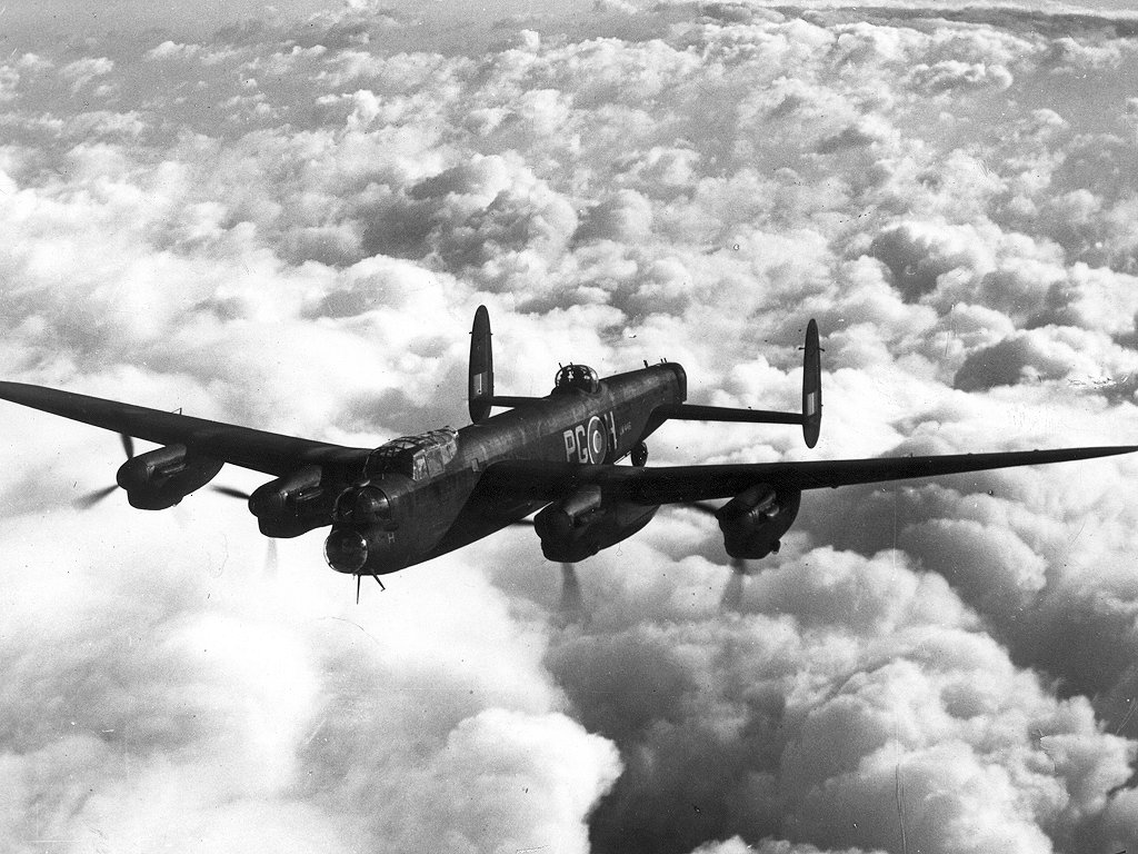 Avro Lancaster #18
