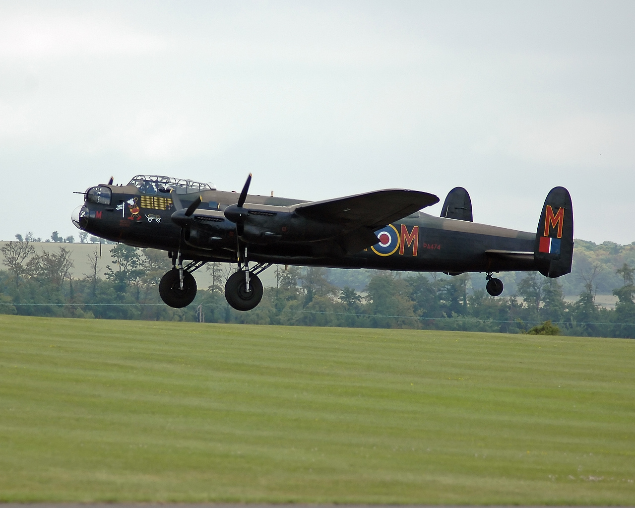 Nice Images Collection: Avro Lancaster Desktop Wallpapers