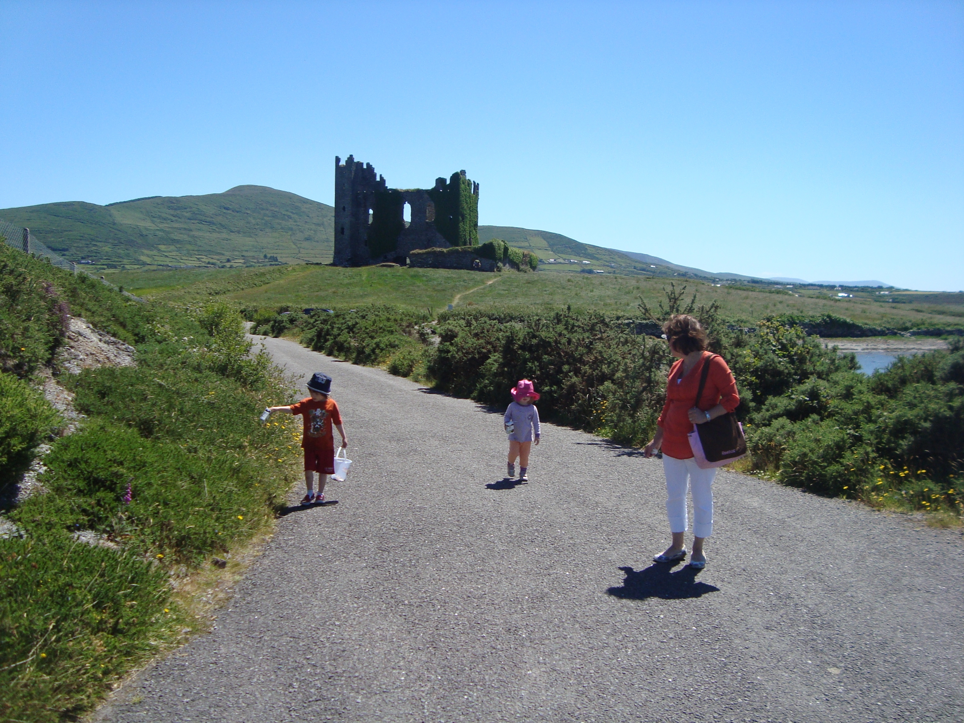 Ballycarbery Castle Backgrounds on Wallpapers Vista