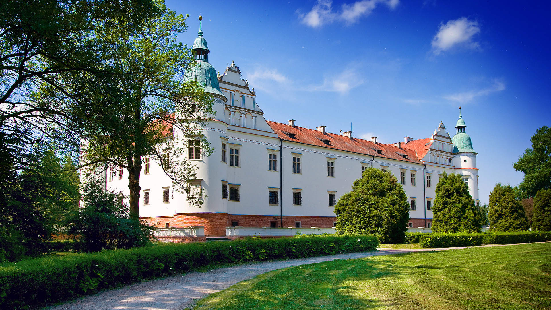 HQ Baranów Sandomierski Castle Wallpapers | File 1194.4Kb