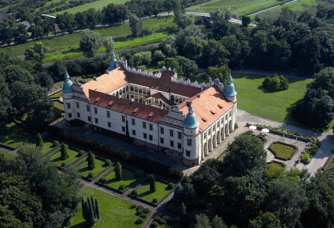 HQ Baranów Sandomierski Castle Wallpapers | File 83.25Kb