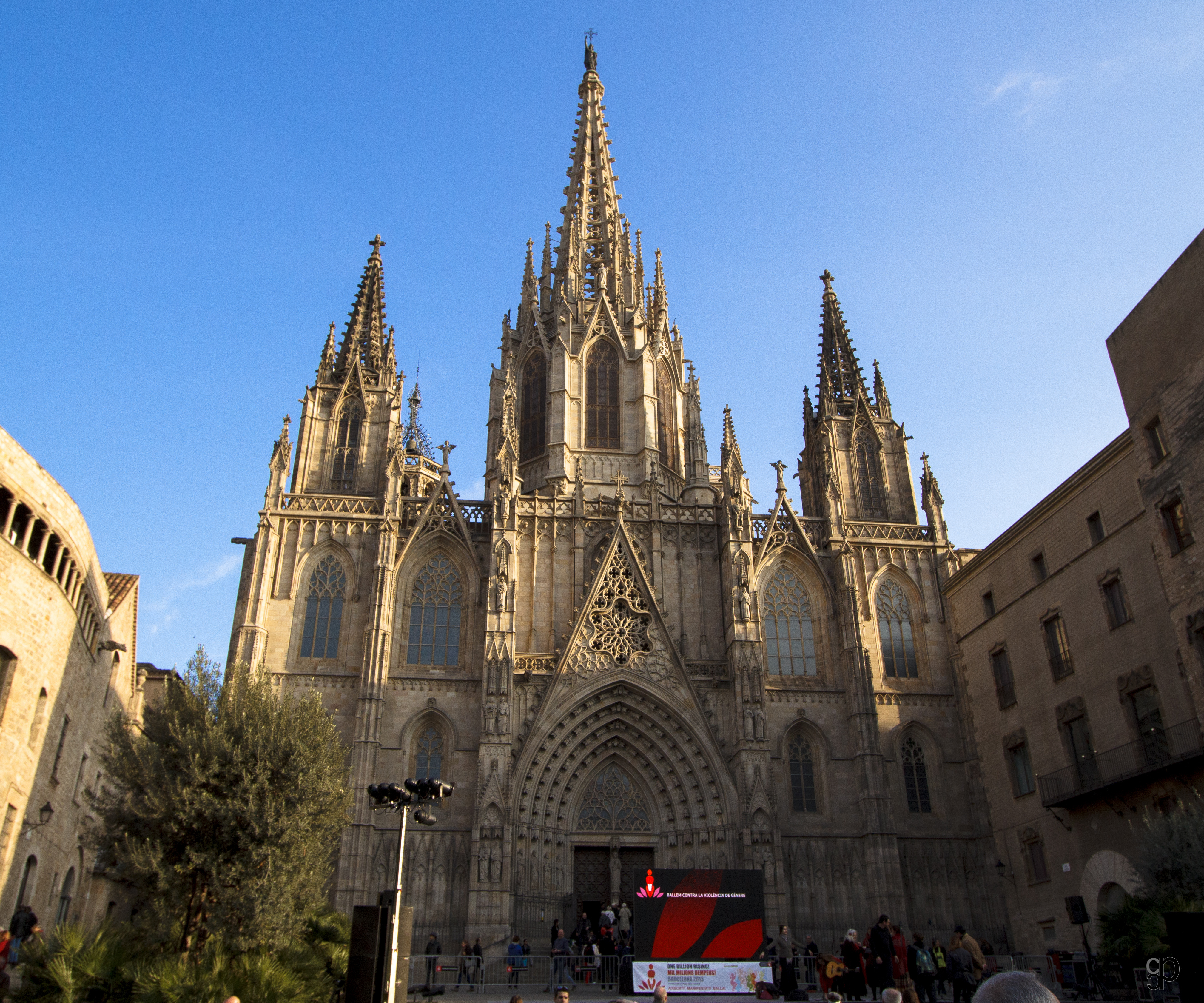 Barcelona Cathedral Backgrounds on Wallpapers Vista