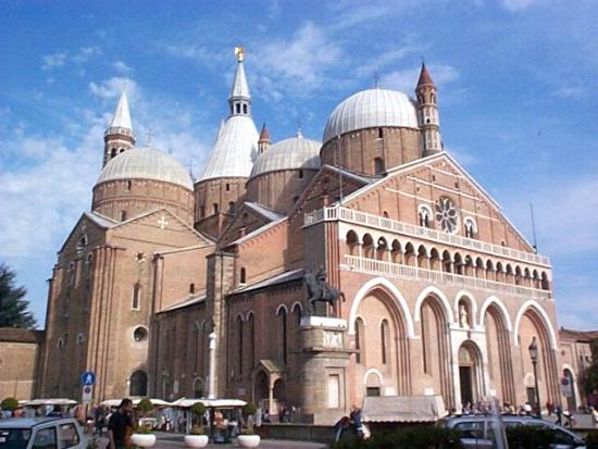 HD Quality Wallpaper | Collection: Religious, 550x413 Basilica Of Saint Anthony Of Padua