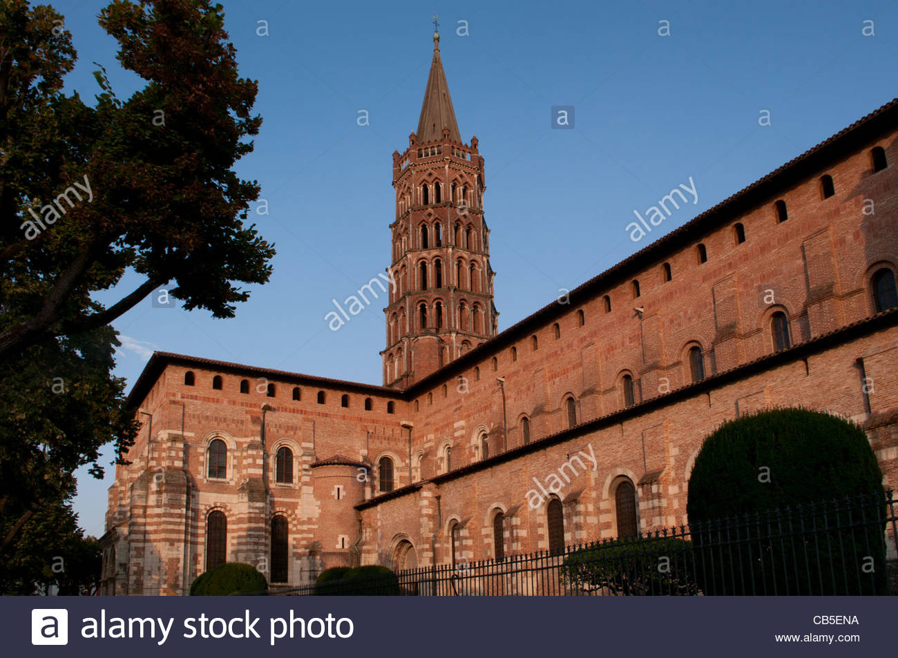 Nice Images Collection: Basilica Of St. Sernin, Toulouse Desktop Wallpapers