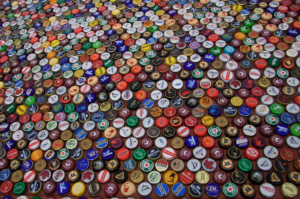 1024x682 > Beer Bottle Caps Wallpapers