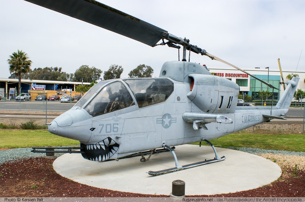 Bell AH-1 Cobra #19