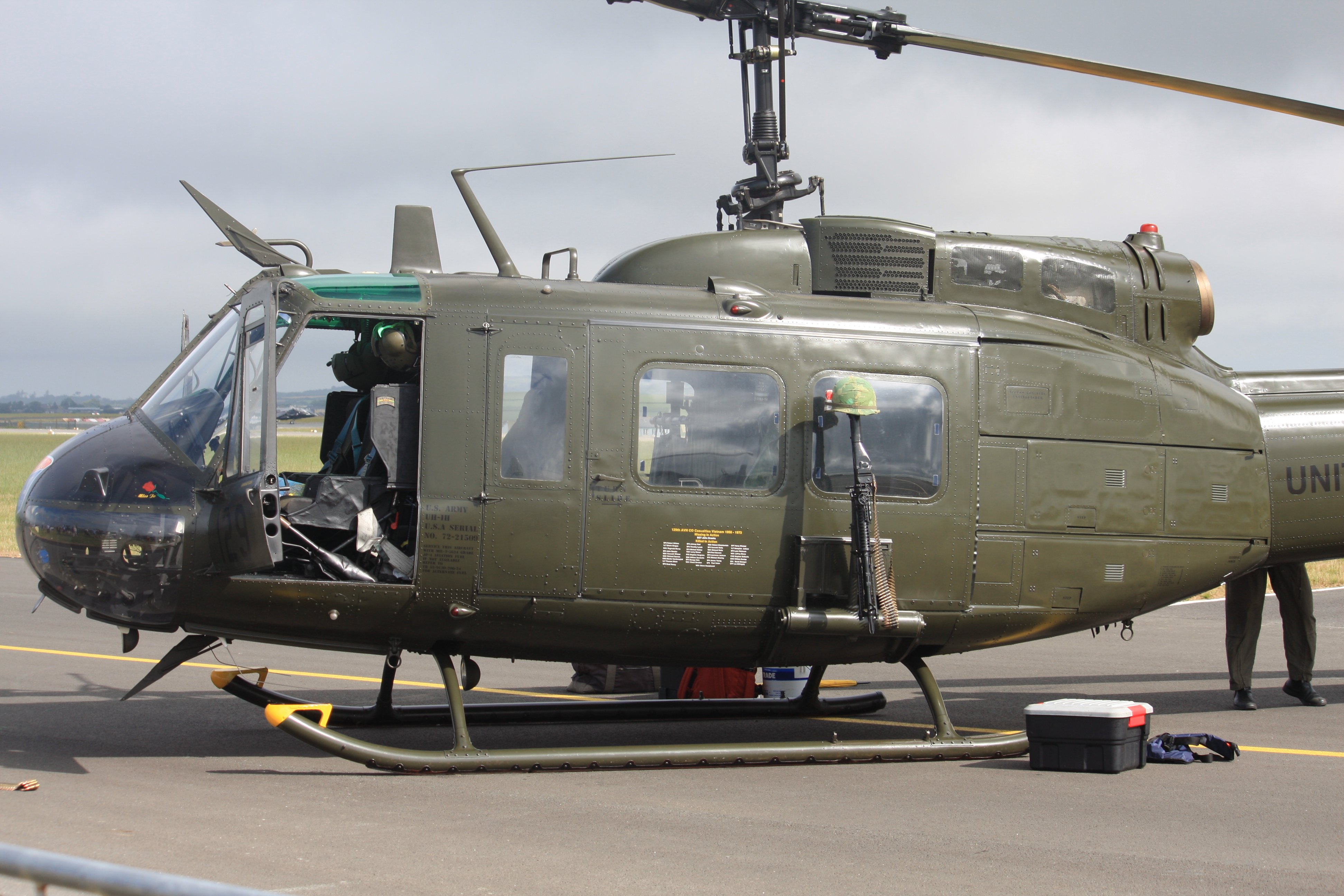 Bell UH-1 Iroquois Backgrounds on Wallpapers Vista