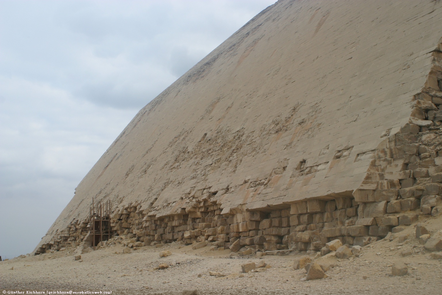 Bent Pyramid Backgrounds on Wallpapers Vista