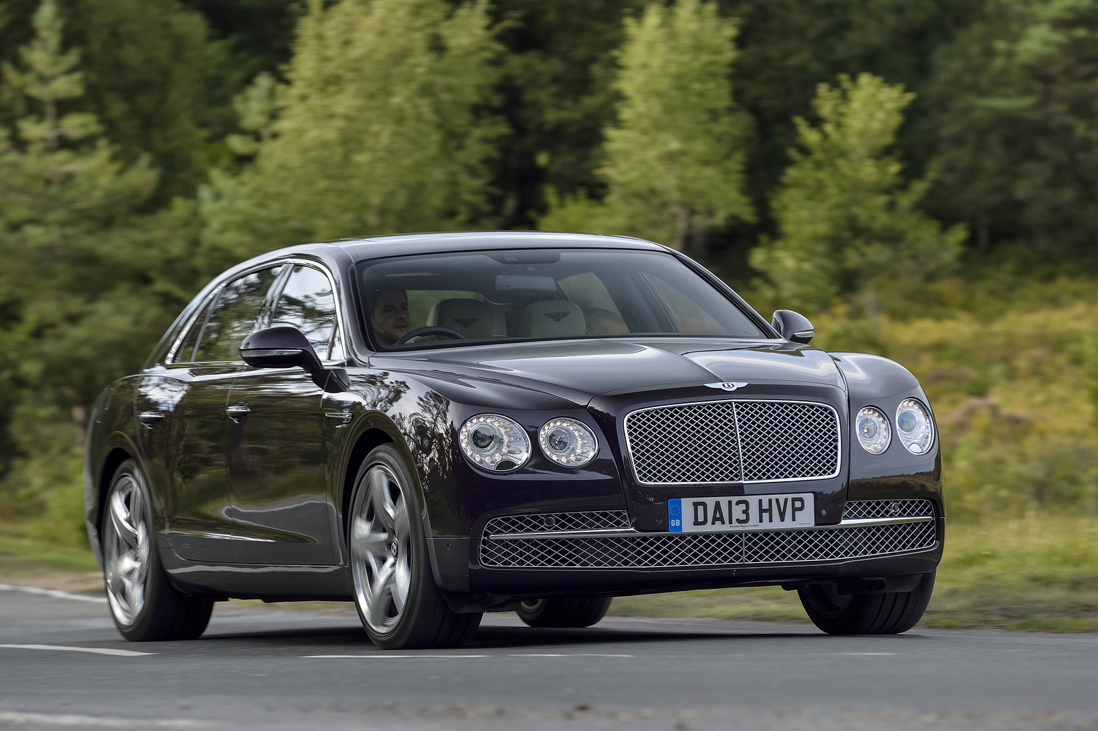 Nice Images Collection: Bentley Continental Flying Spur Desktop Wallpapers
