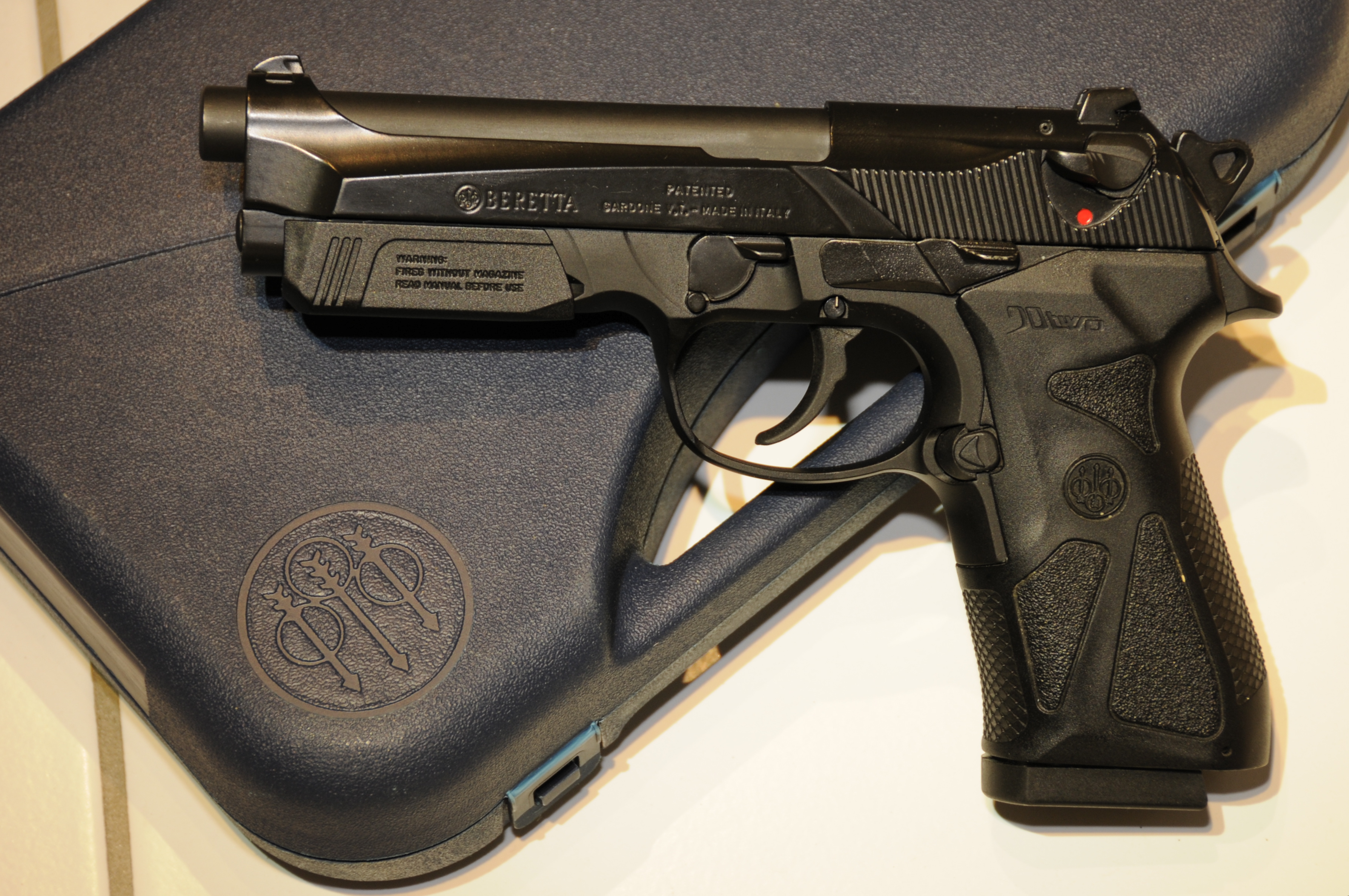 HD Quality Wallpaper | Collection: Weapons, 3576x2375 Beretta Handgun