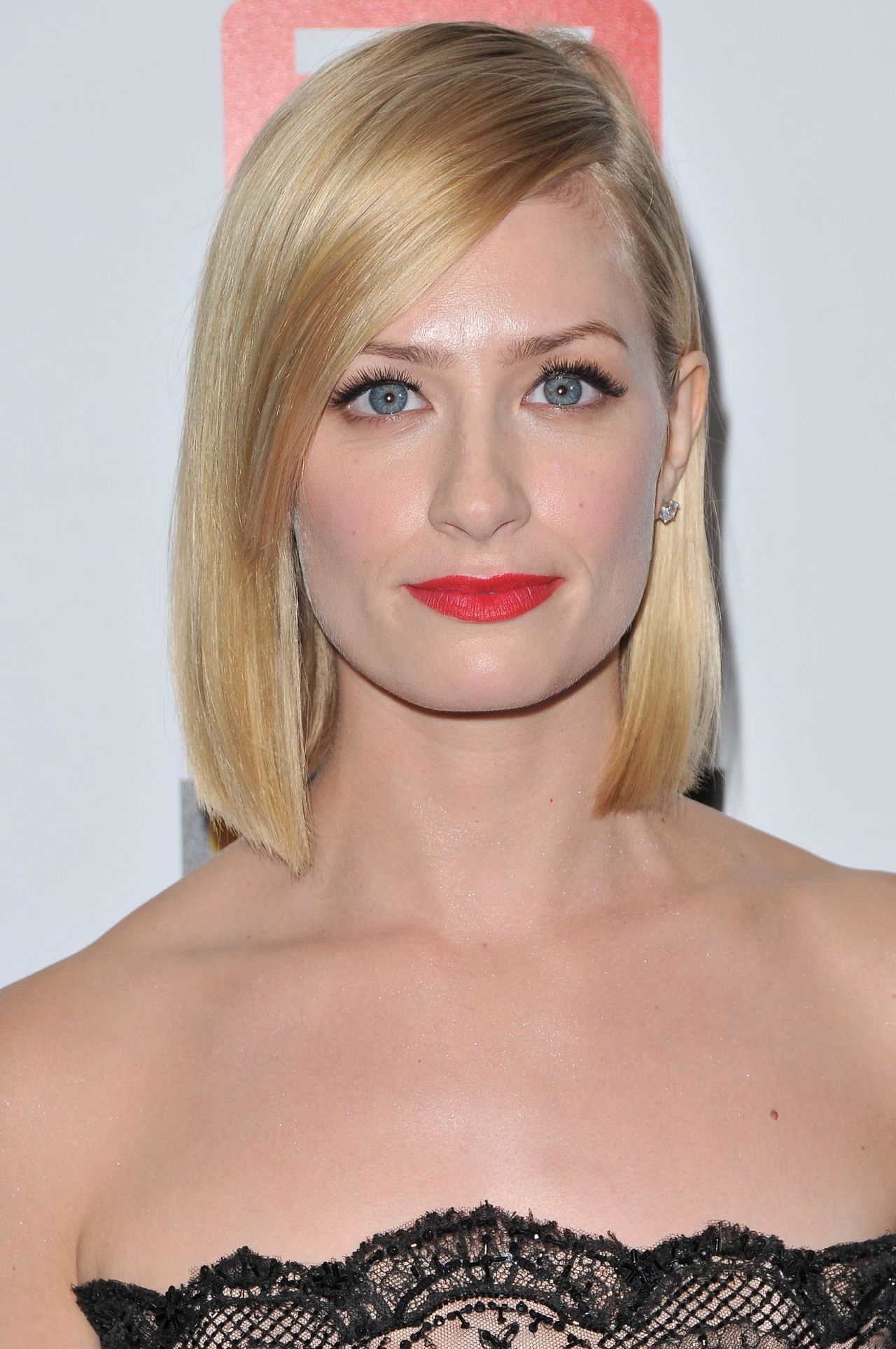 HD Quality Wallpaper | Collection: Celebrity, 1280x1927 Beth Behrs