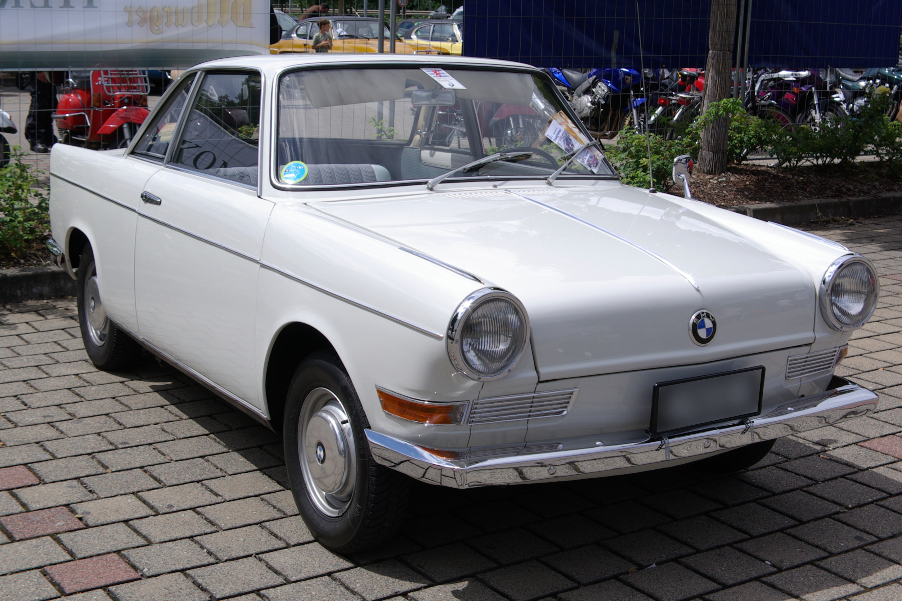 High Resolution Wallpaper | Bmw 700 2907x1936 px