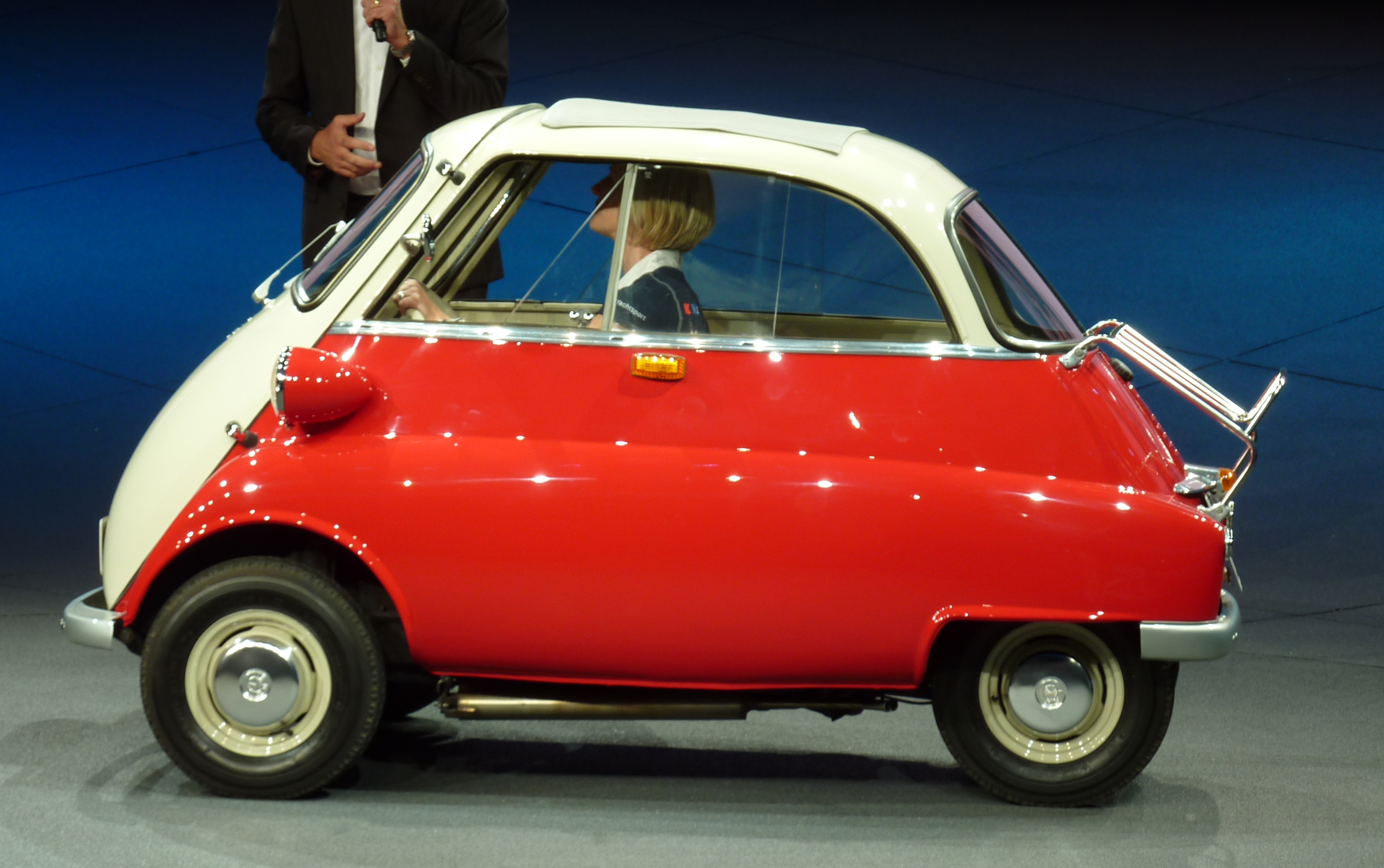 Amazing BMW Isetta Pictures & Backgrounds