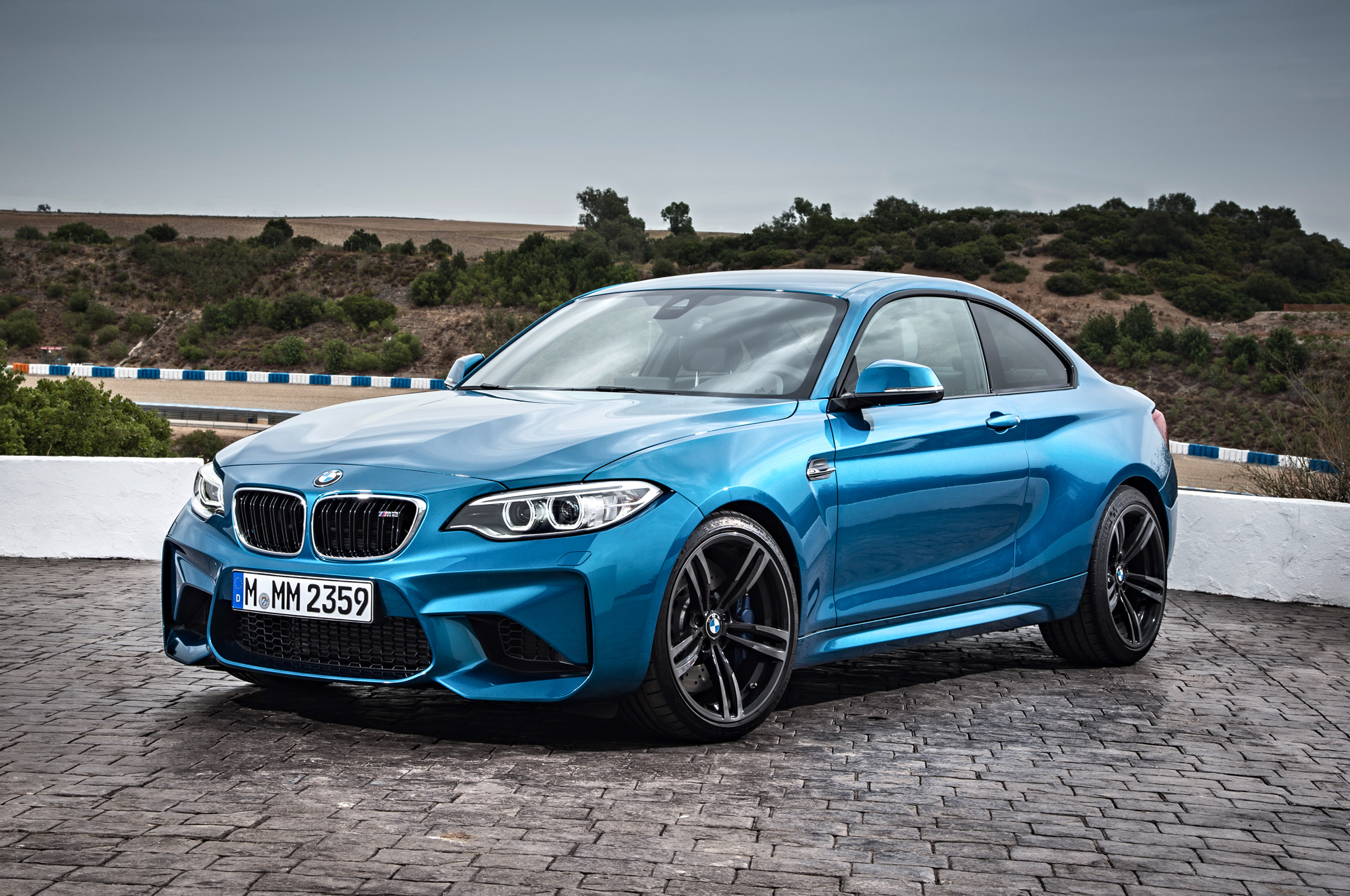 Amazing BMW M2 Pictures & Backgrounds