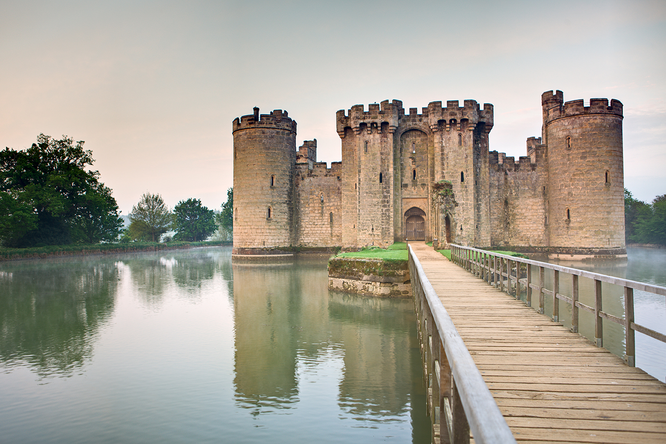 High Resolution Wallpaper | Bodiam Castle 1348x899 px