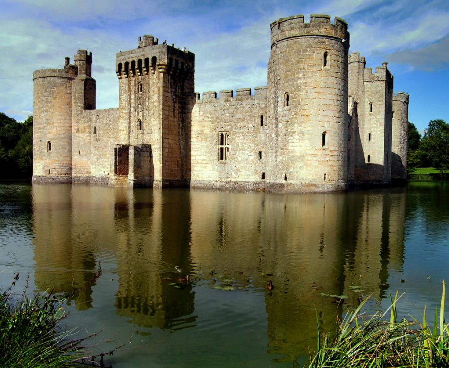 Nice Images Collection: Bodiam Castle Desktop Wallpapers