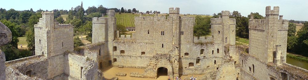 Nice Images Collection: Bodiam Castle Desktop Wallpapers