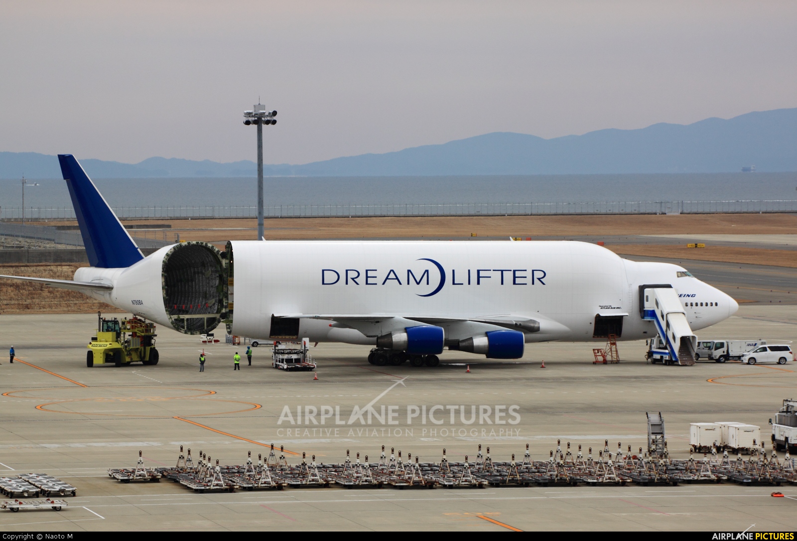 Nice wallpapers Boeing 747 Dreamlifter 1600x1086px