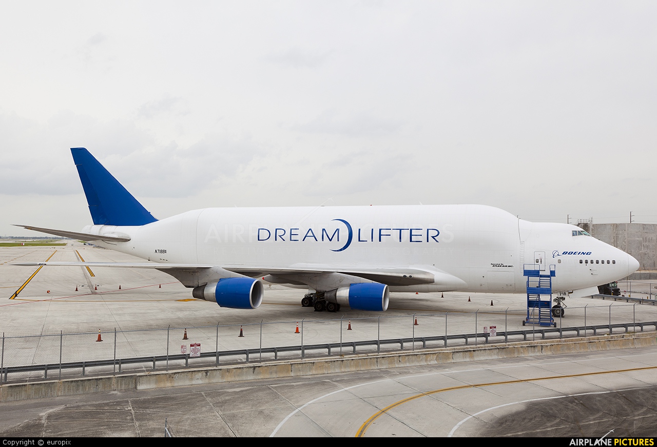 Boeing 747 Dreamlifter #18
