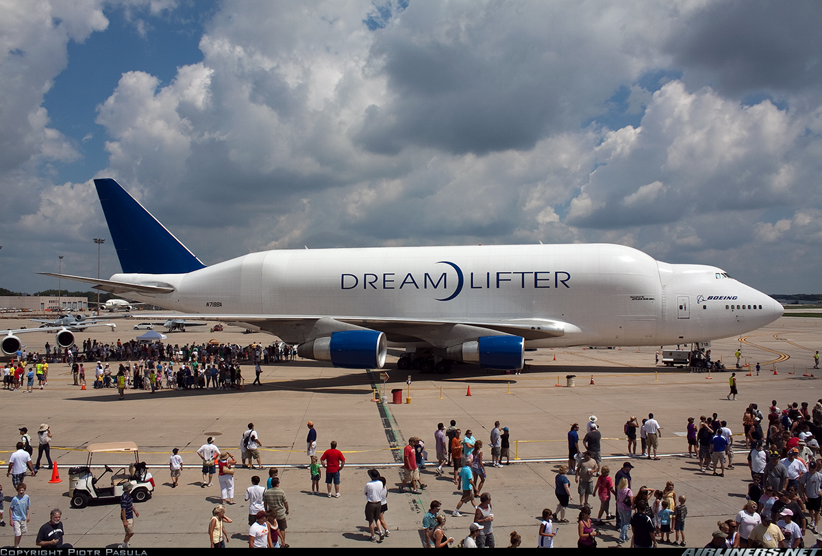 HQ Boeing 747 Dreamlifter Wallpapers | File 420.65Kb