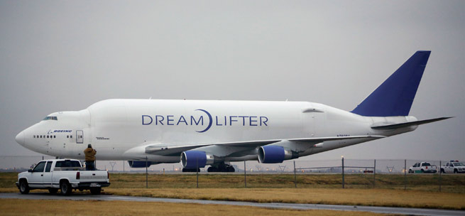 Images of Boeing 747 Dreamlifter | 655x304