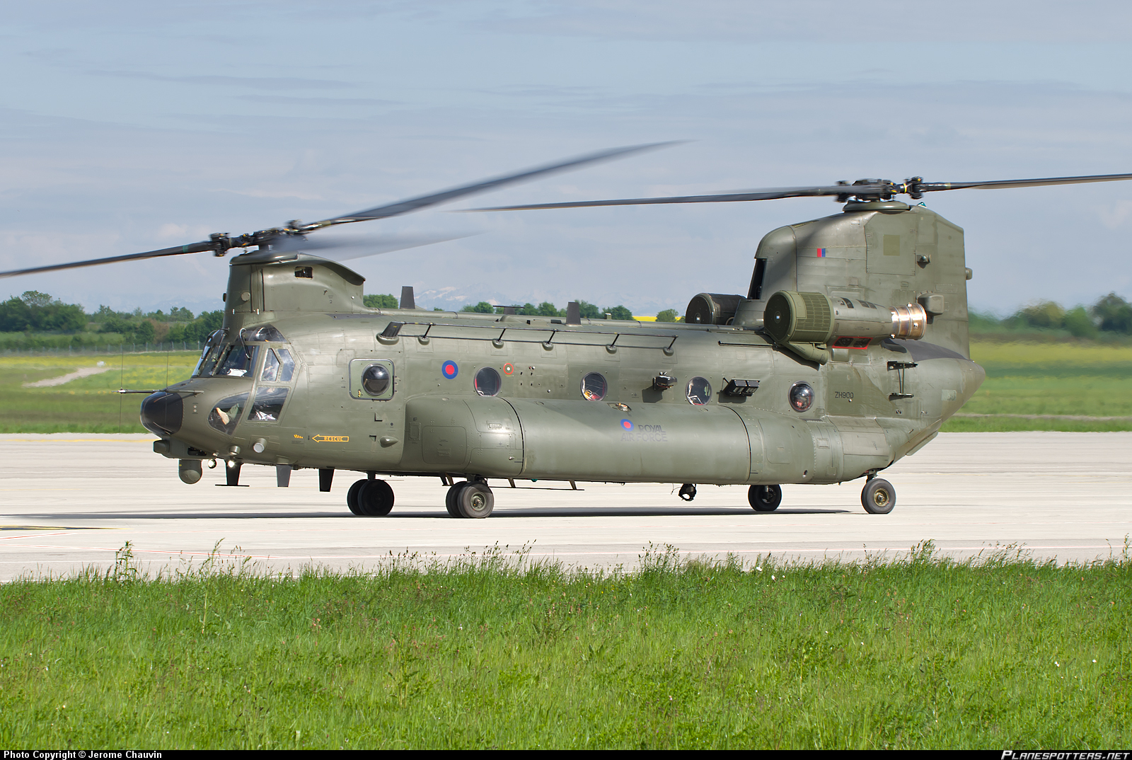 Boeing CH-47 Chinook Pics, Military Collection
