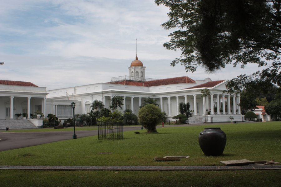 HQ Bogor Palace Wallpapers | File 101.86Kb