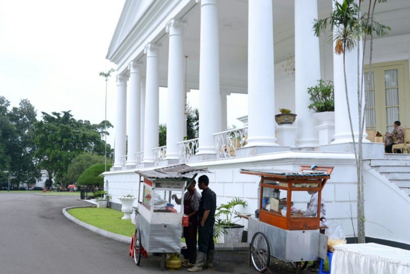 Bogor Palace Backgrounds, Compatible - PC, Mobile, Gadgets| 1360x910 px