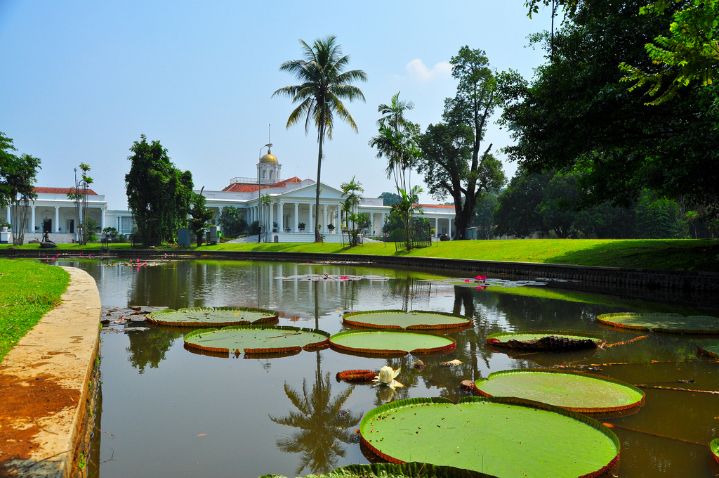 HQ Bogor Palace Wallpapers | File 519.57Kb