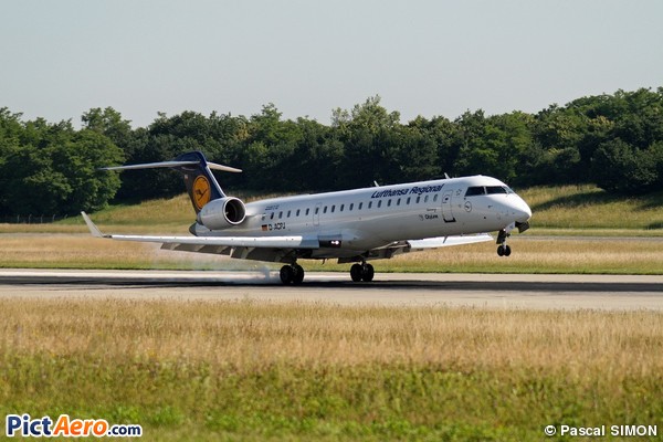 Images of Bombardier CRJ700 | 600x400