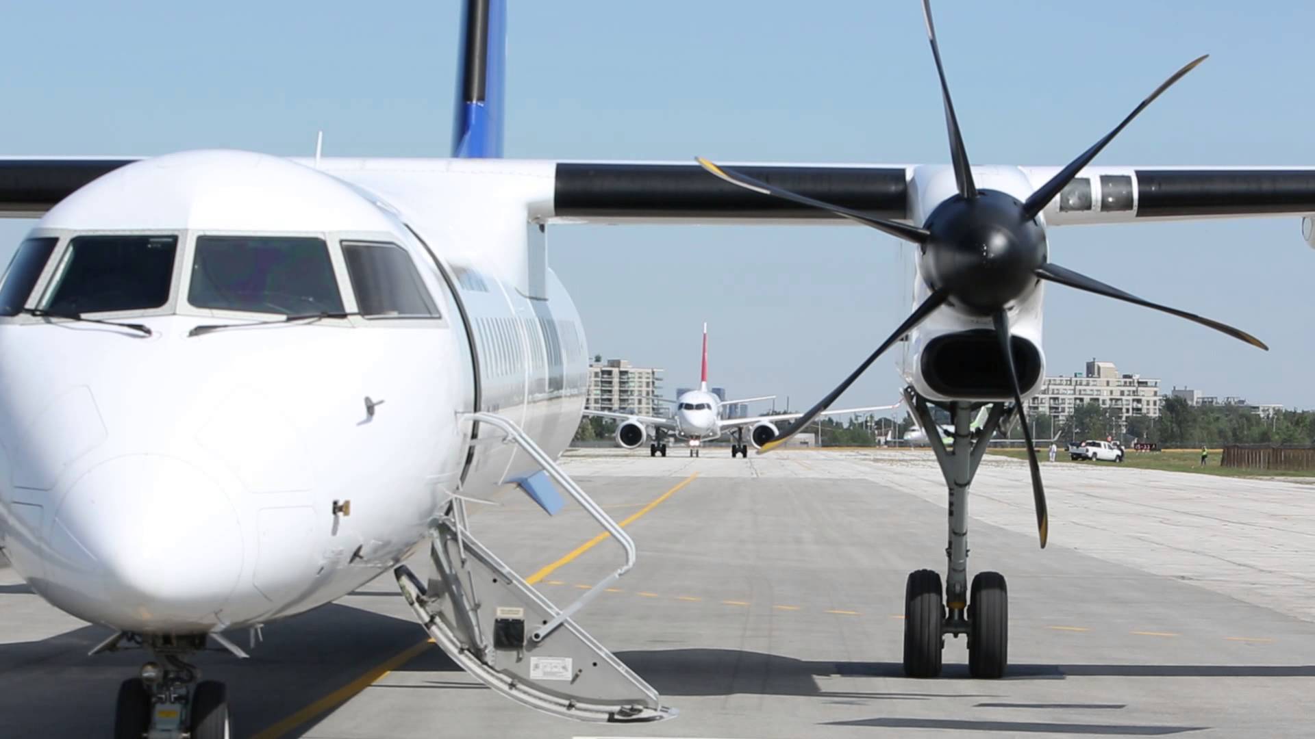 Bombardier Q400 Backgrounds, Compatible - PC, Mobile, Gadgets| 1920x1080 px