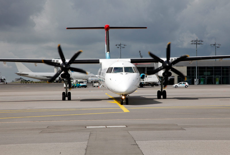 Bombardier Q400 Pics, Vehicles Collection